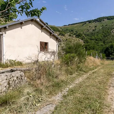 Saint Guiral En Pleine Nature Nyaraló