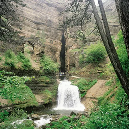 Saint Guiral En Pleine Nature Nyaraló Dourbies