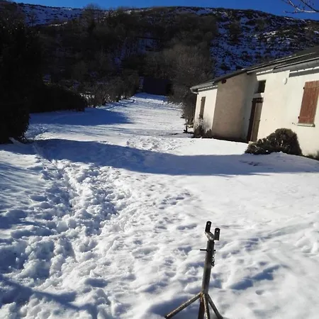 Saint Guiral En Pleine Nature Nyaraló Dourbies